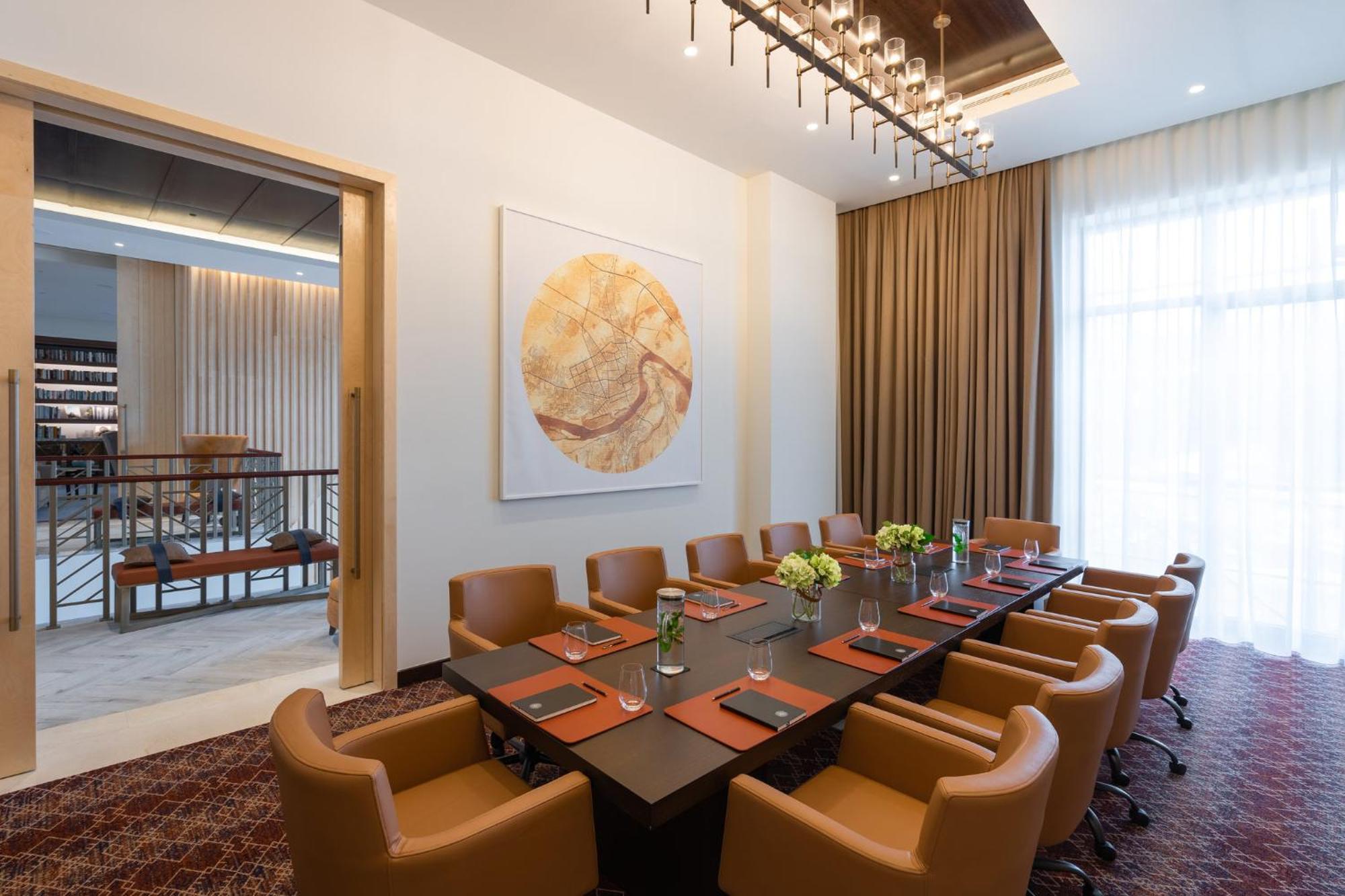 Viceroy Kopaonik Serbia מראה חיצוני תמונה The boardroom of the Presidential Suite