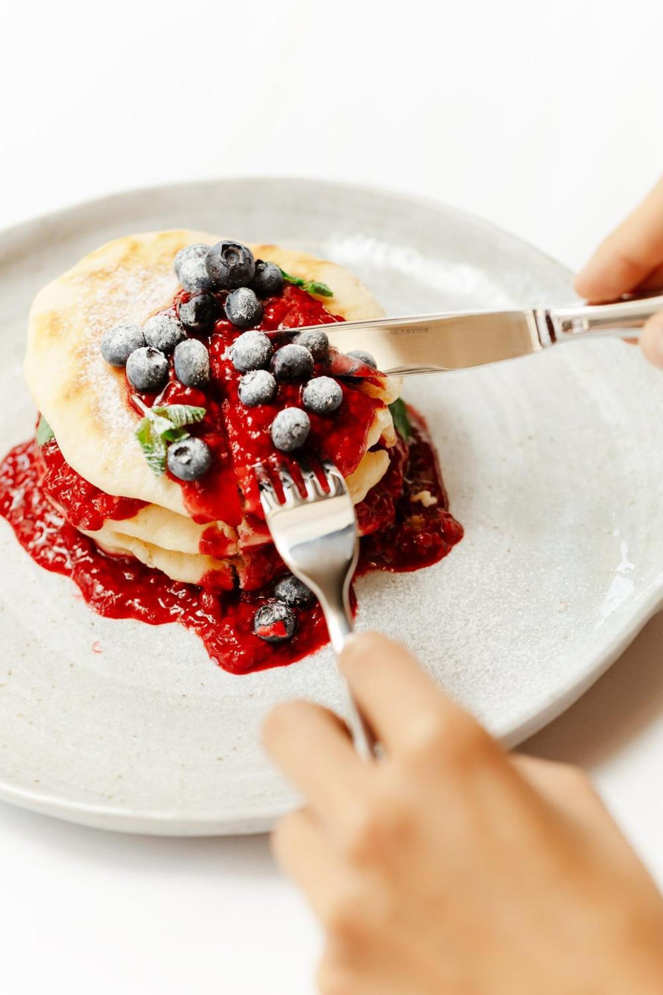 Viceroy Kopaonik Serbia מראה חיצוני תמונה A knife and fork cutting into a pancake